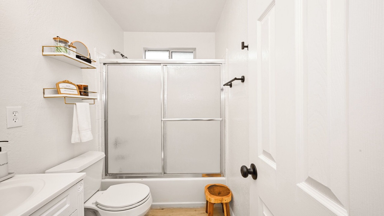 Photo of Bathroom in East Side Costa Mesa