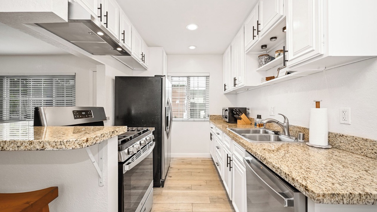 Photo of Kitchen in East Side Costa Mesa