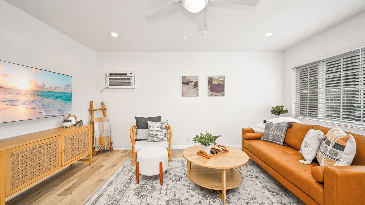 Photo of Livingroom in East Side Costa Mesa