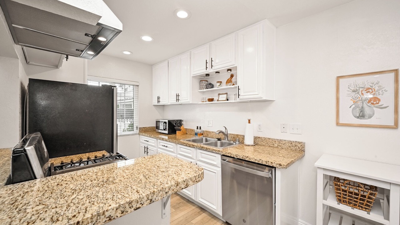 Photo of Kitchen in East Side Costa Mesa
