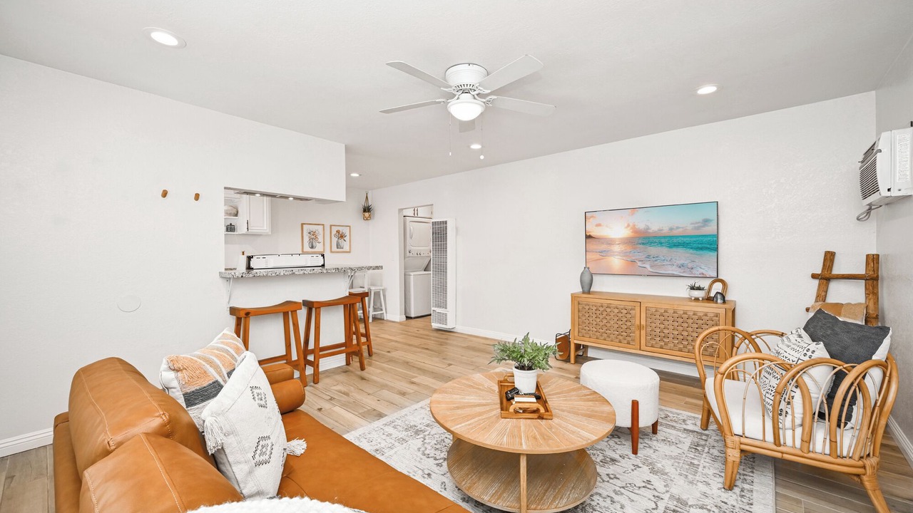Photo of Livingroom in East Side Costa Mesa