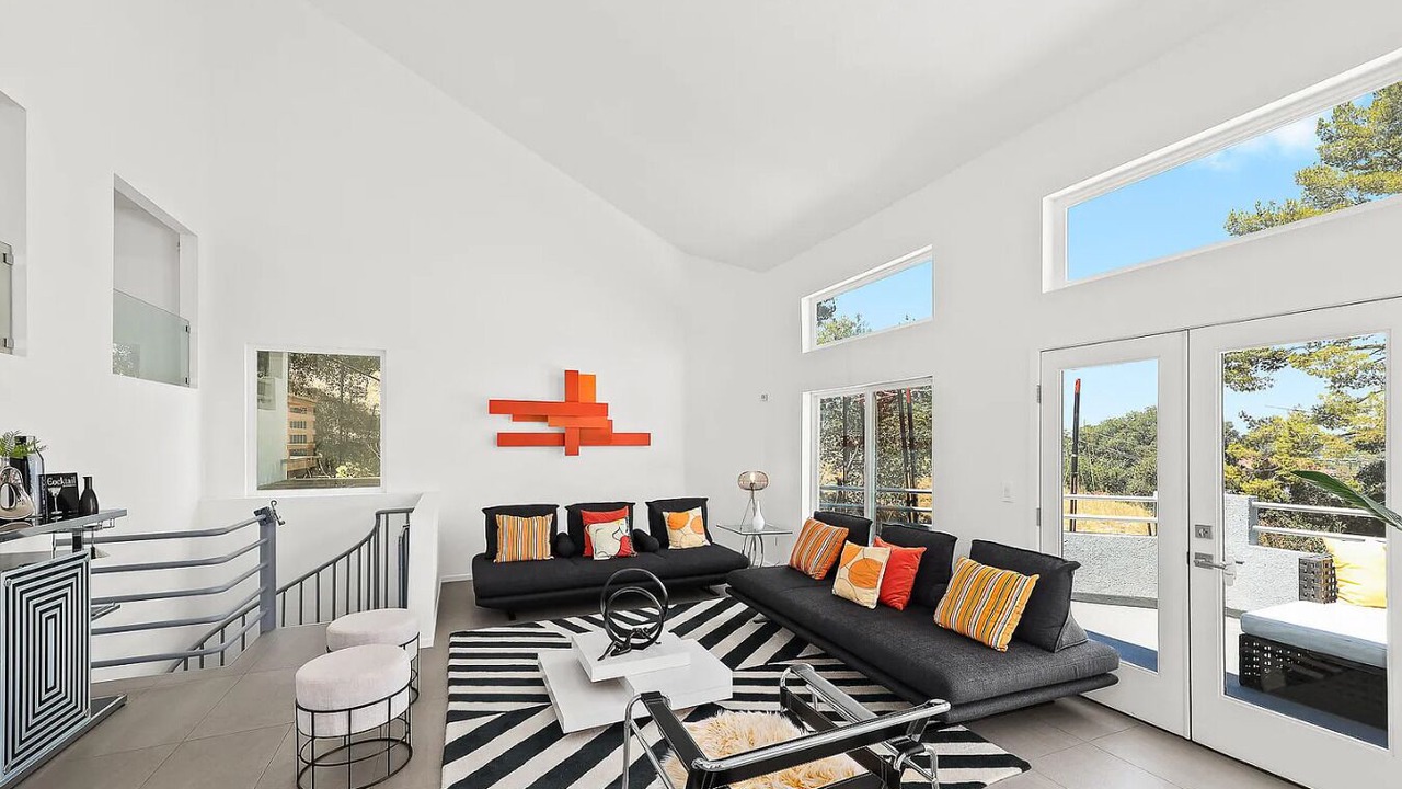 Photo of Livingroom in South Arroyo