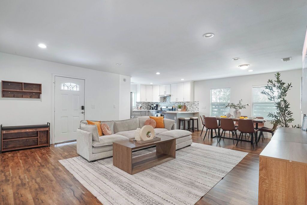 Photo of Livingroom in Los Angeles