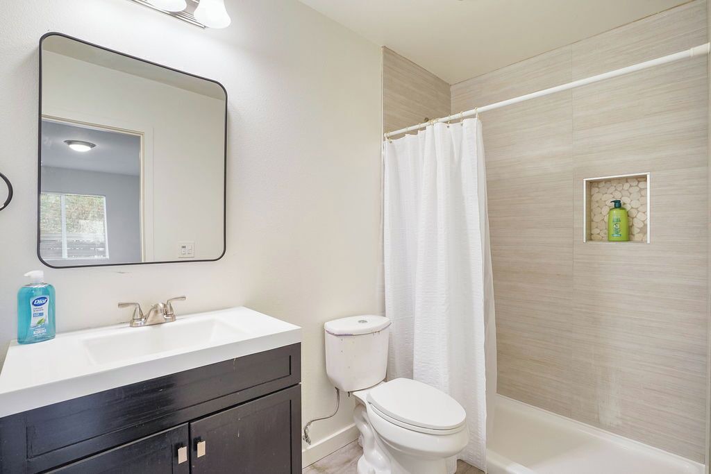 Photo of Bathroom in Los Angeles