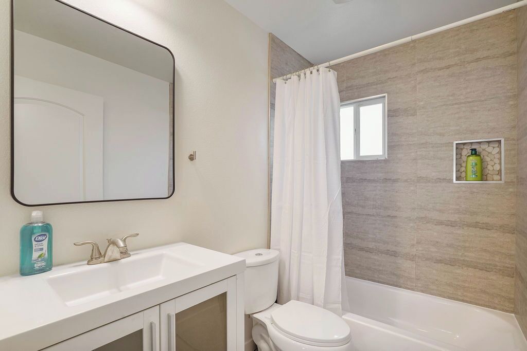 Photo of Bathroom in Los Angeles