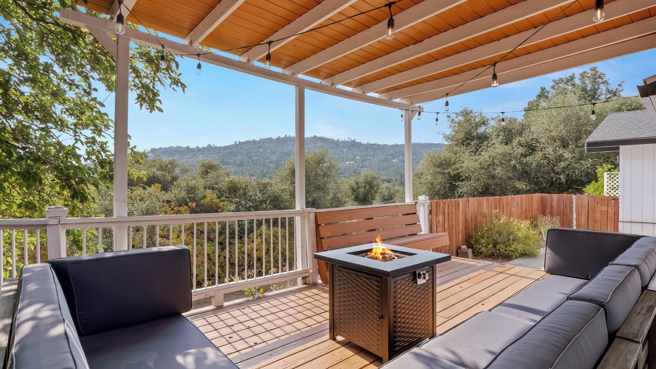 Photo of Patio Balcony in Yosemite Forks
