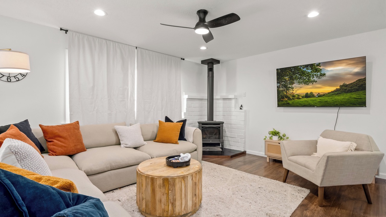 Photo of Livingroom in Yosemite Forks