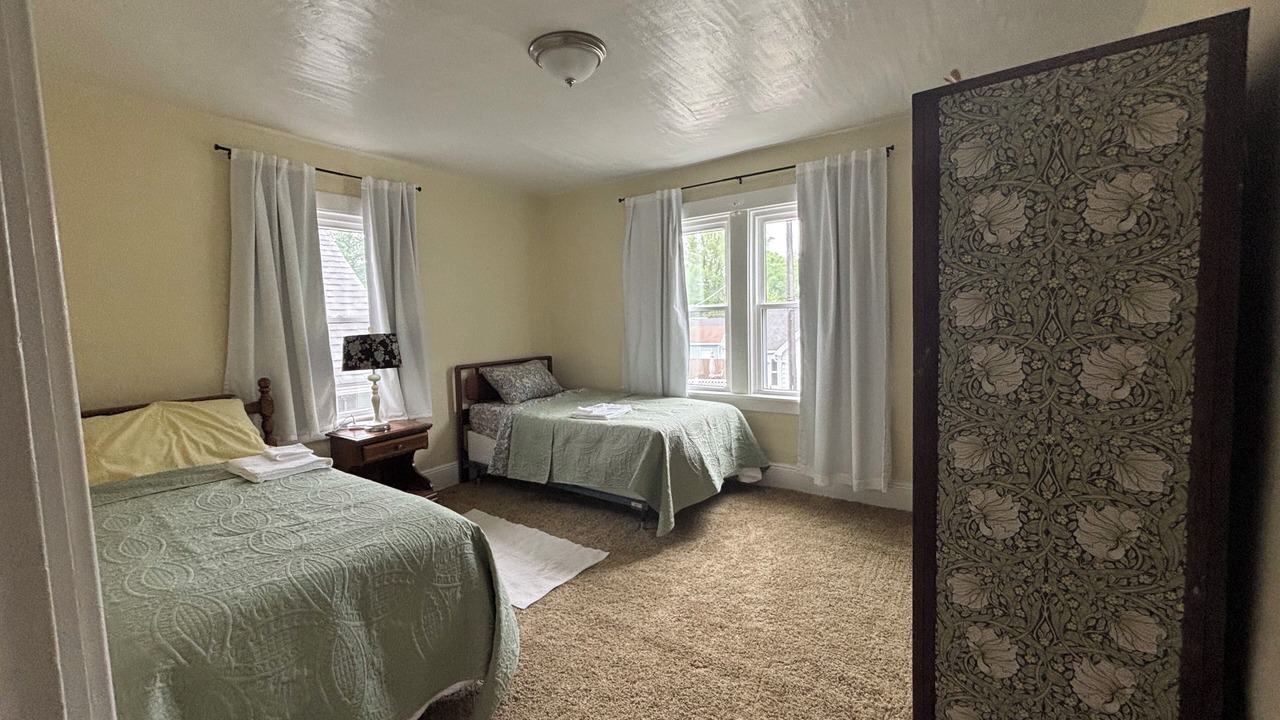 Photo of Bedroom in Conneaut