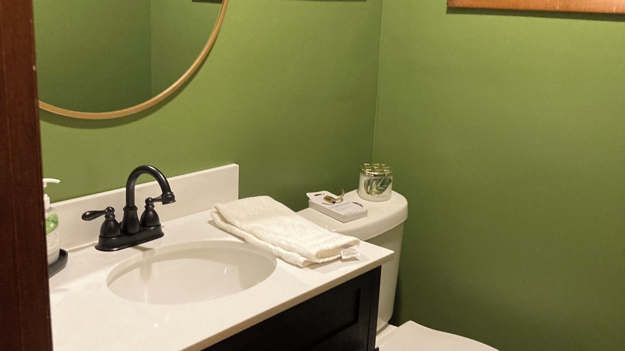 Photo of Bathroom in Conneaut