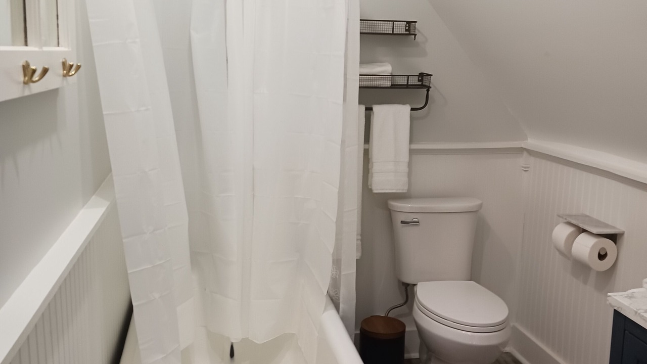 Photo of Bathroom in Talladega