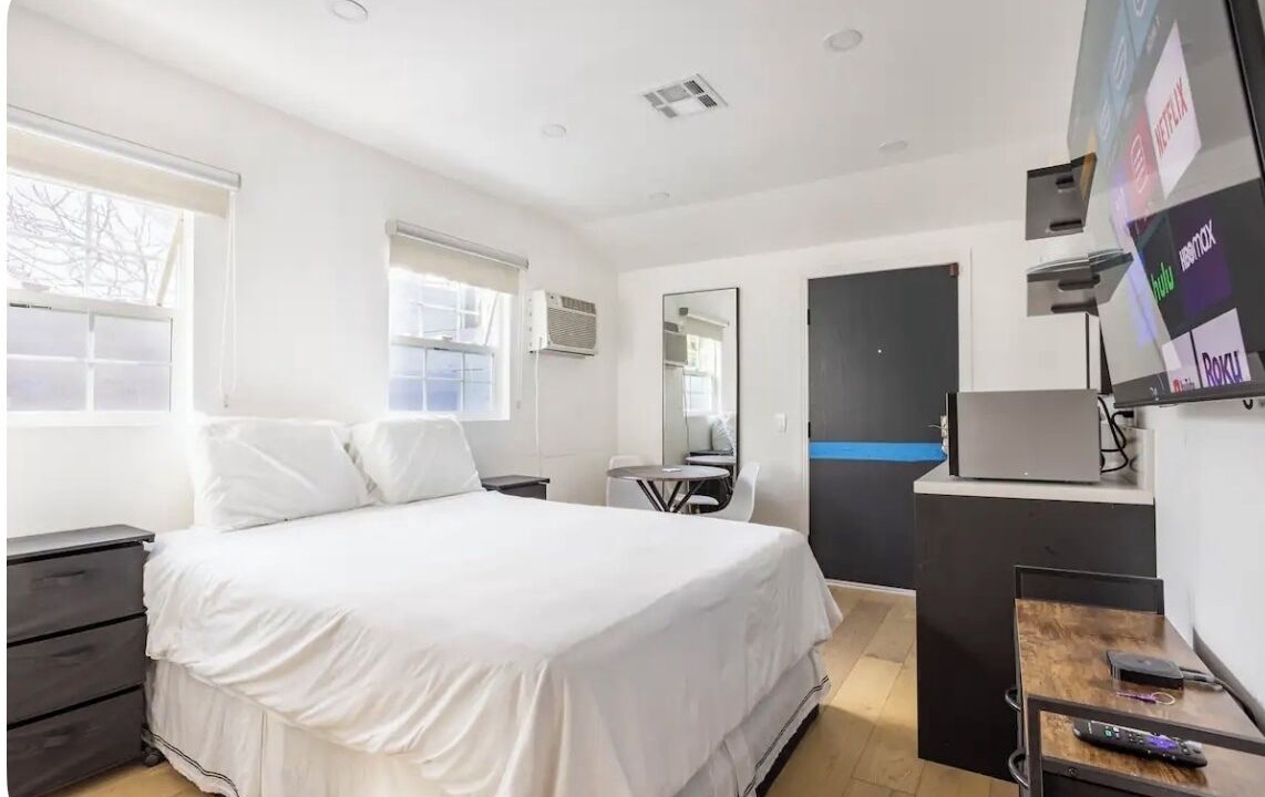 Photo of Bedroom in Tarzana