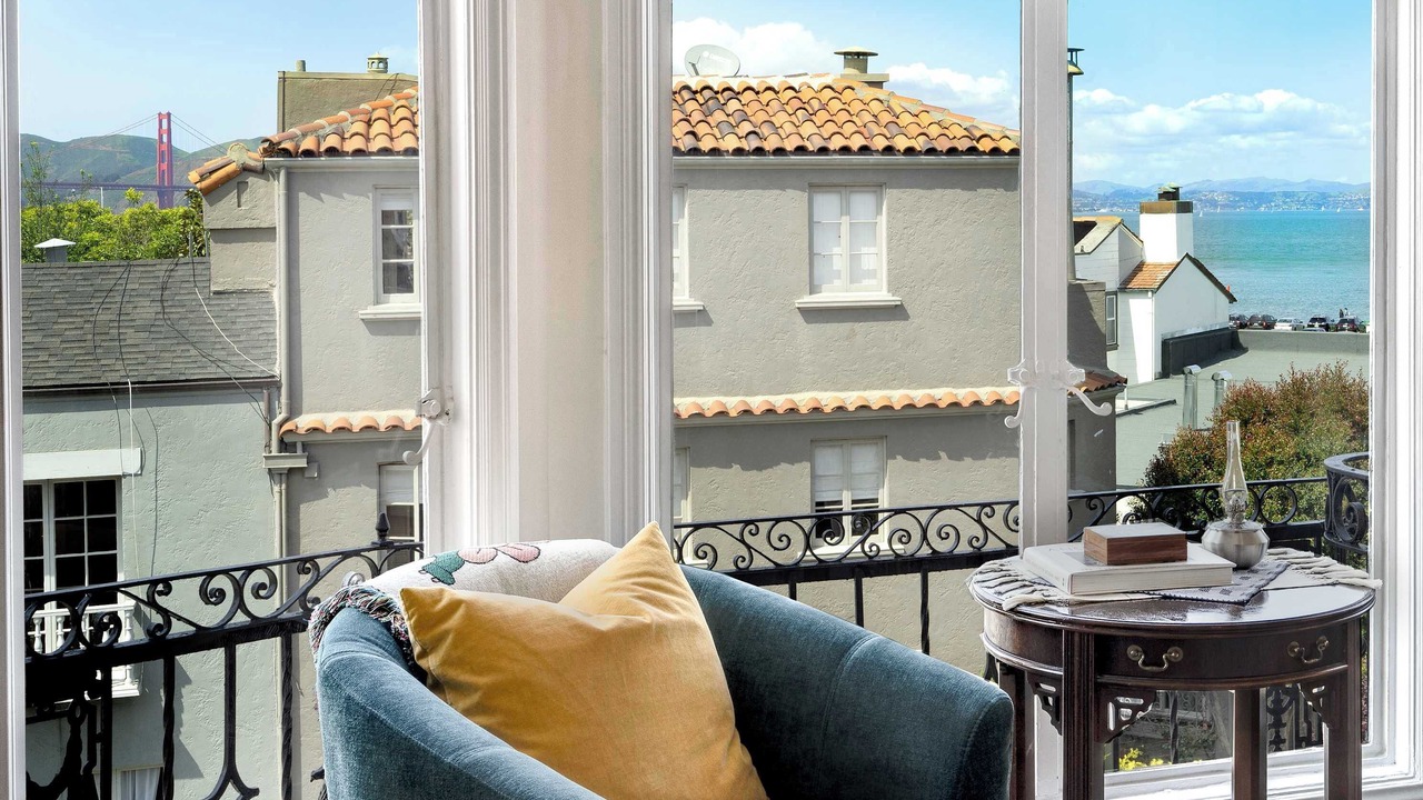Photo of Livingroom in Marina District