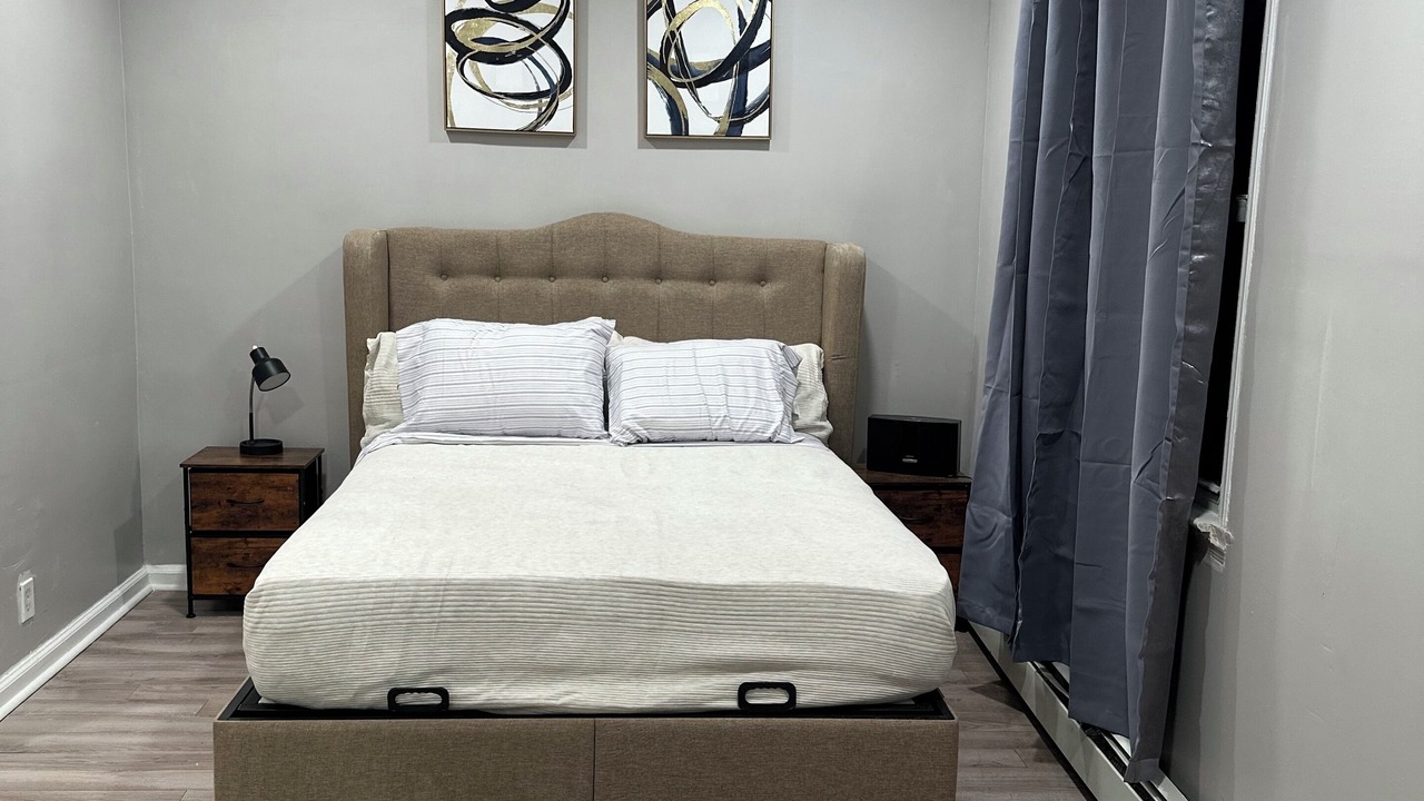 Photo of Bedroom in Orange