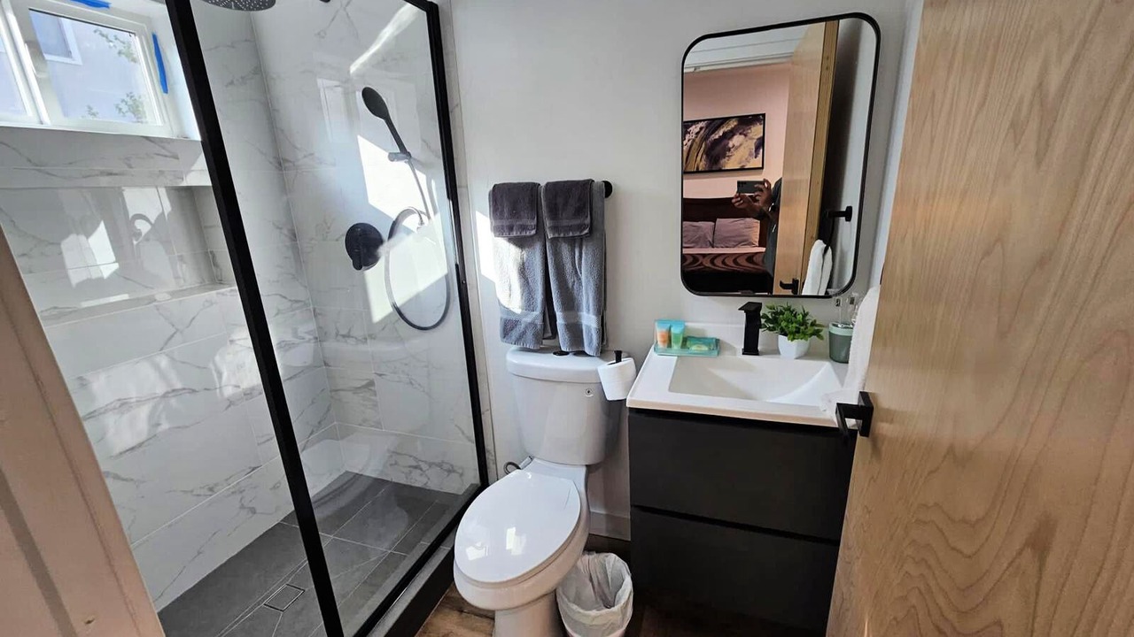 Photo of Bedroom in East Hollywood