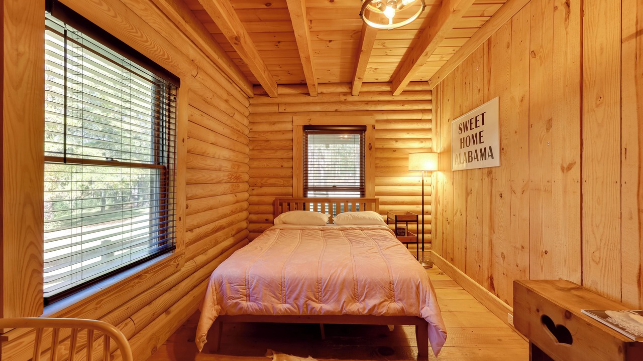 Photo of Bedroom in Hueytown