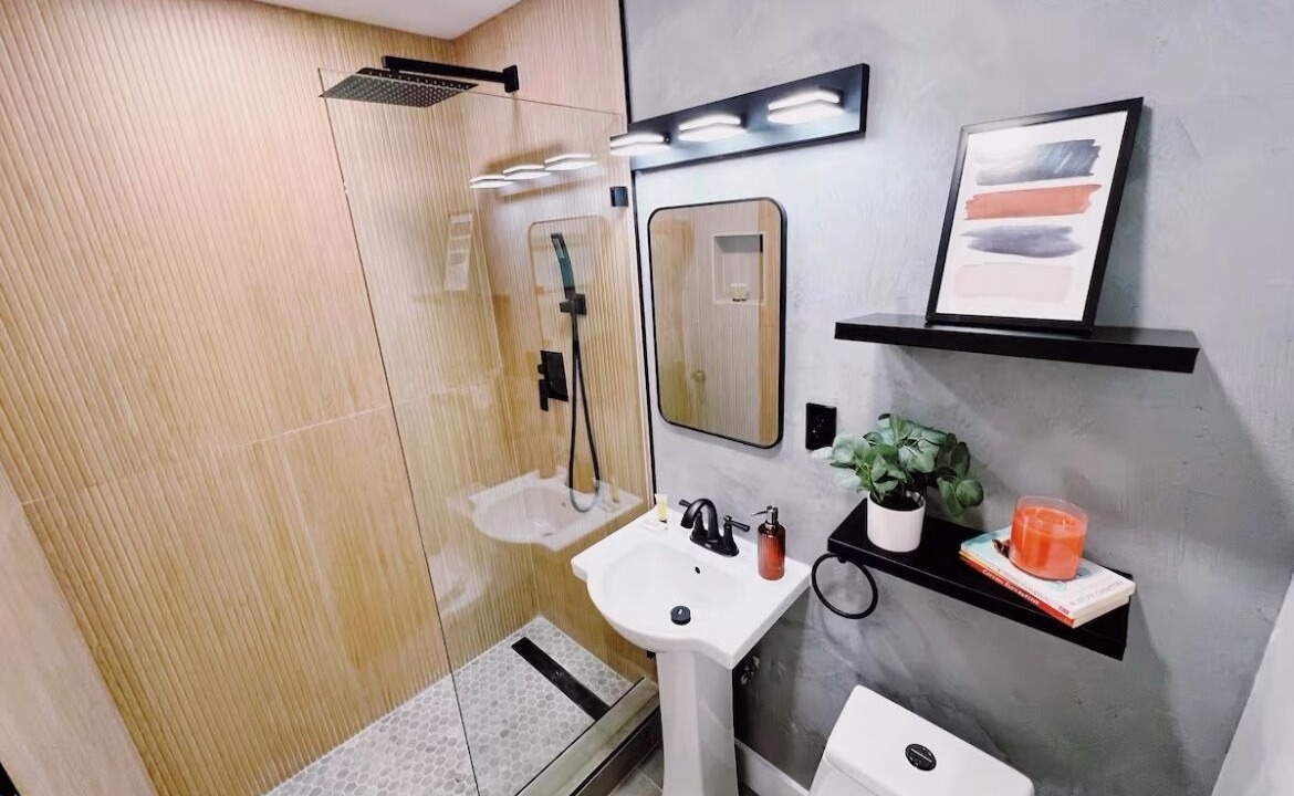 Photo of Bathroom in Lake Ridge