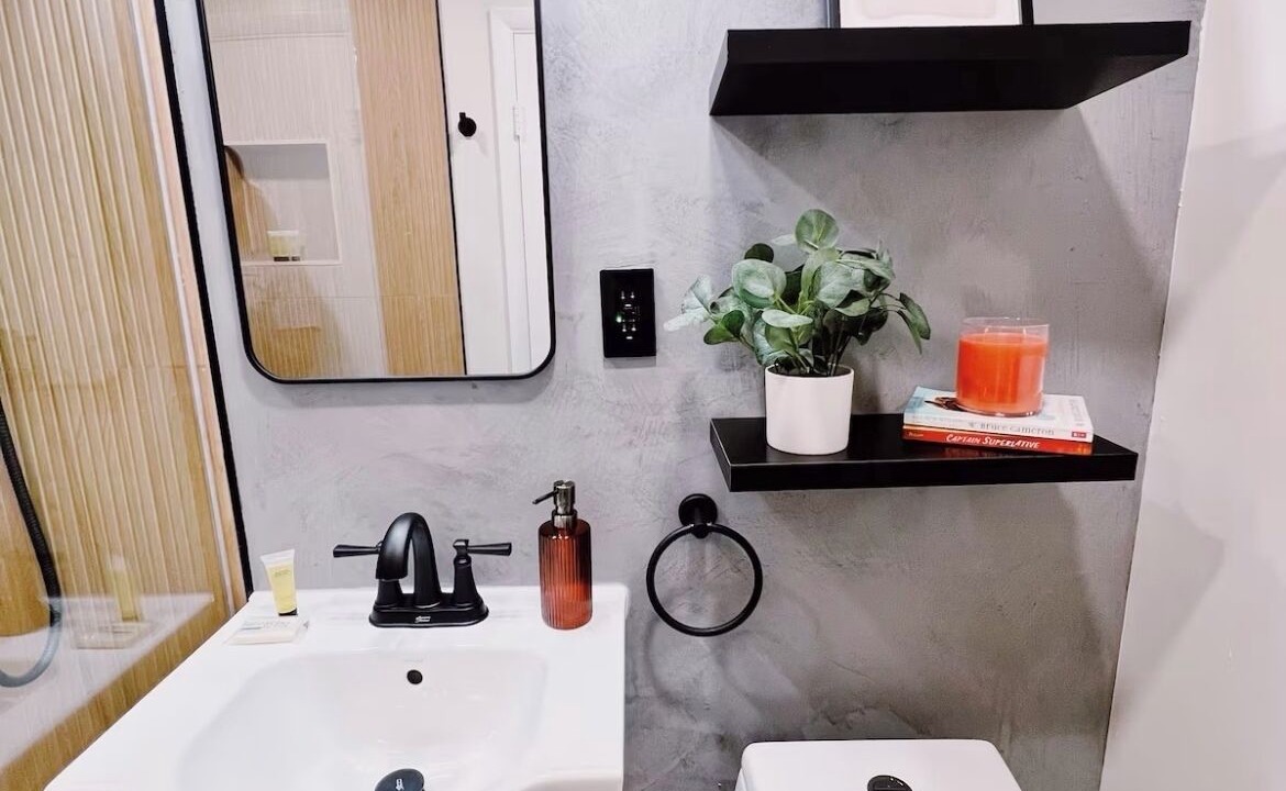 Photo of Bathroom in Lake Ridge