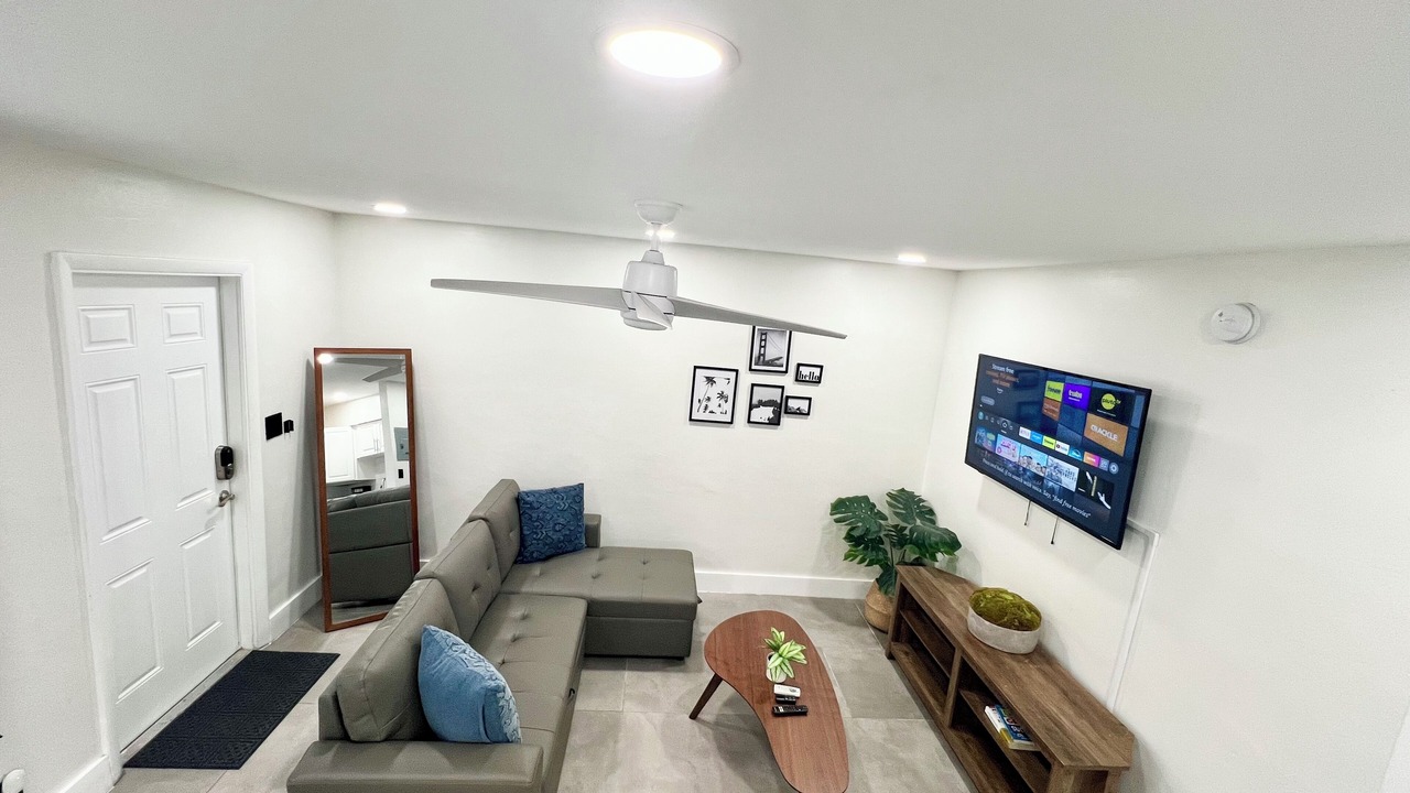 Photo of Livingroom in Lake Ridge