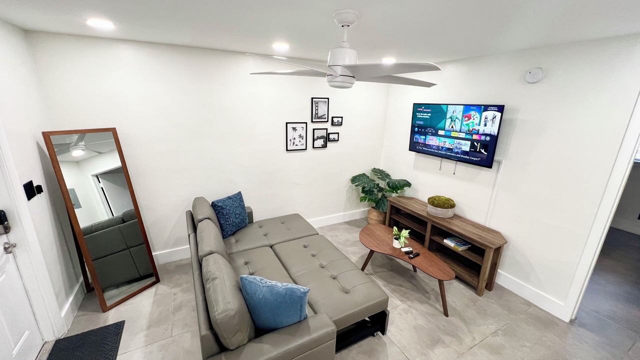 Photo of Livingroom in Lake Ridge