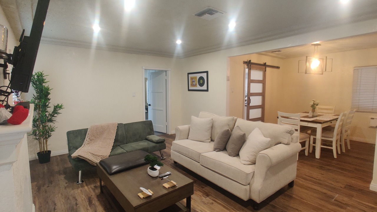Photo of Livingroom in Los Angeles