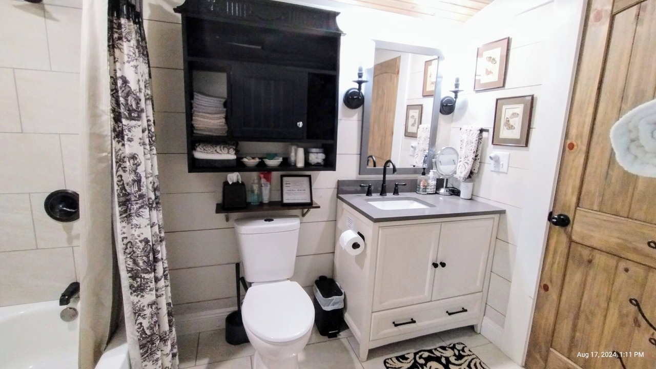 Photo of Bathroom in Gallant