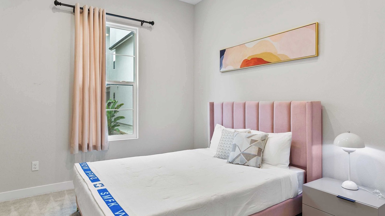 Photo of Bedroom in Lake Forest