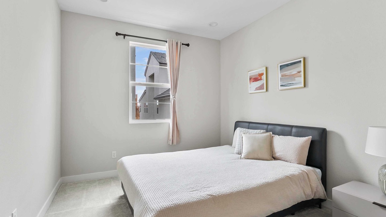 Photo of Bedroom in Lake Forest