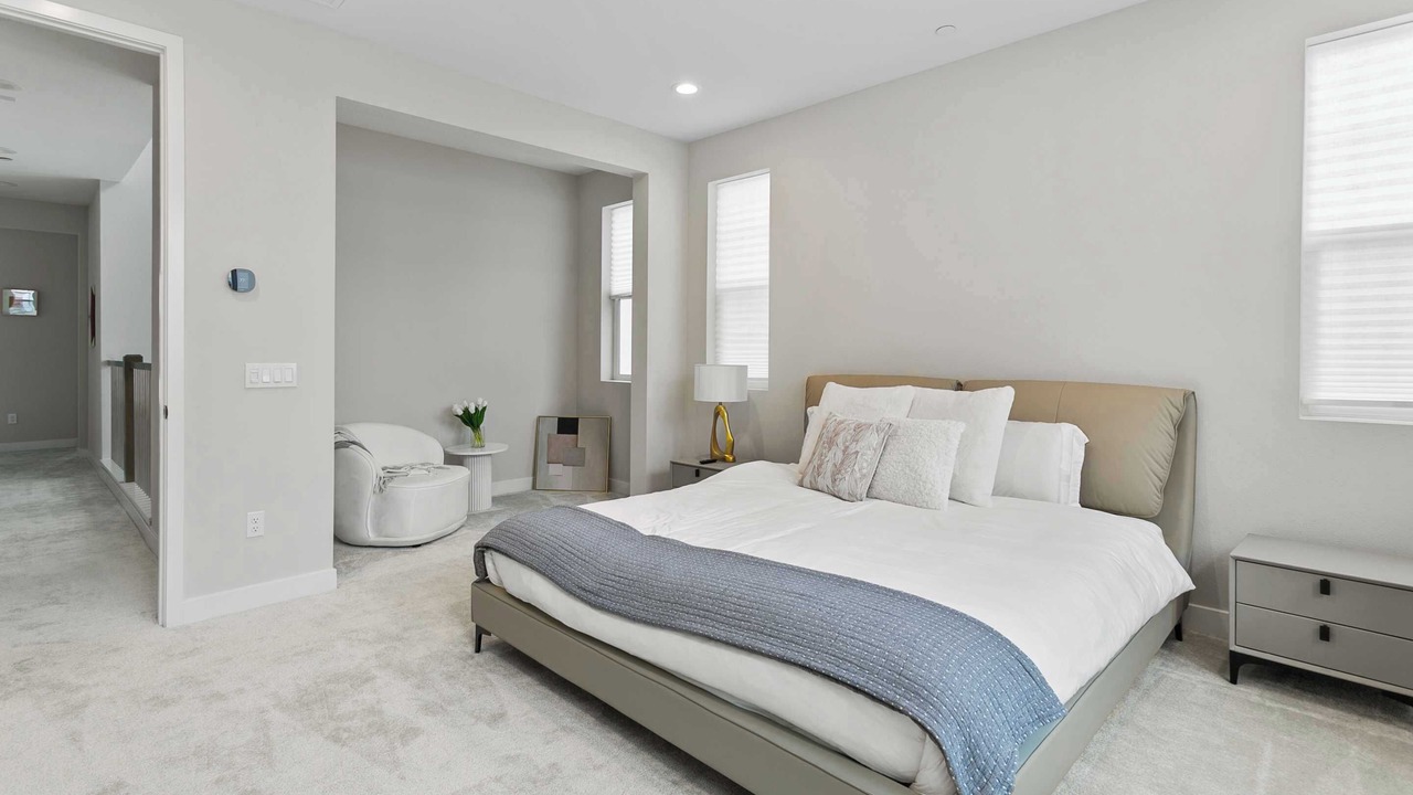 Photo of Bedroom in Lake Forest
