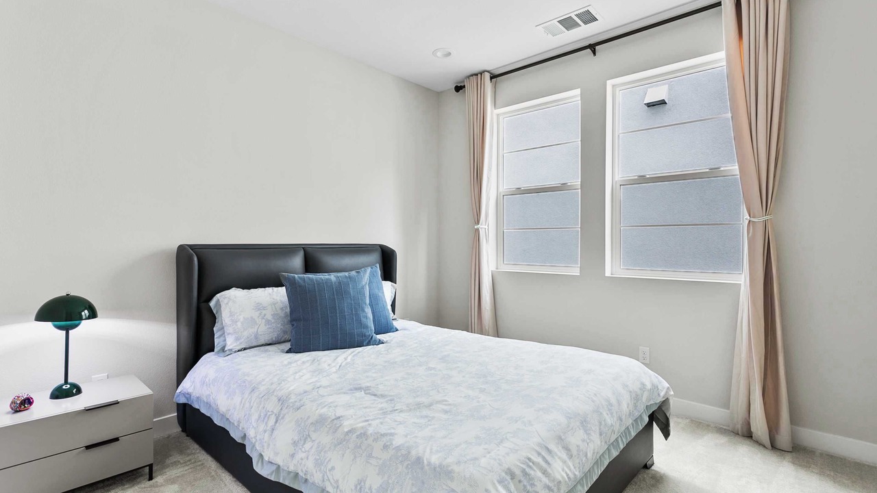 Photo of Bedroom in Lake Forest