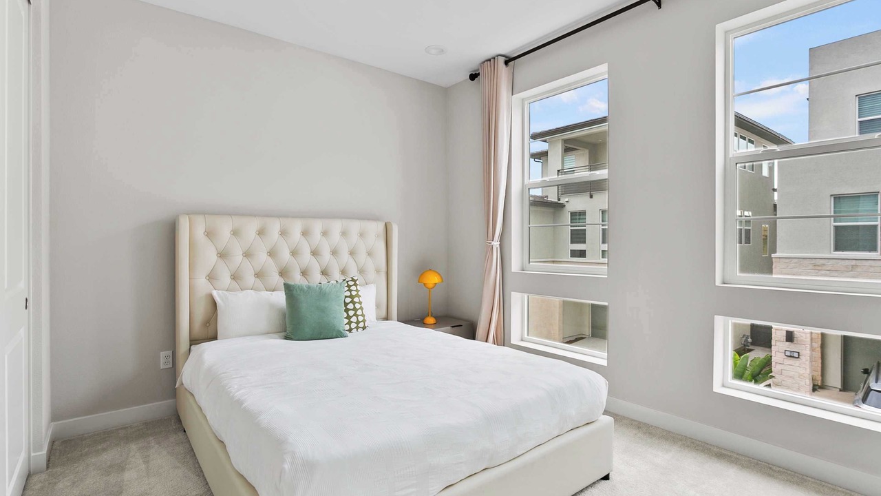 Photo of Bedroom in Lake Forest