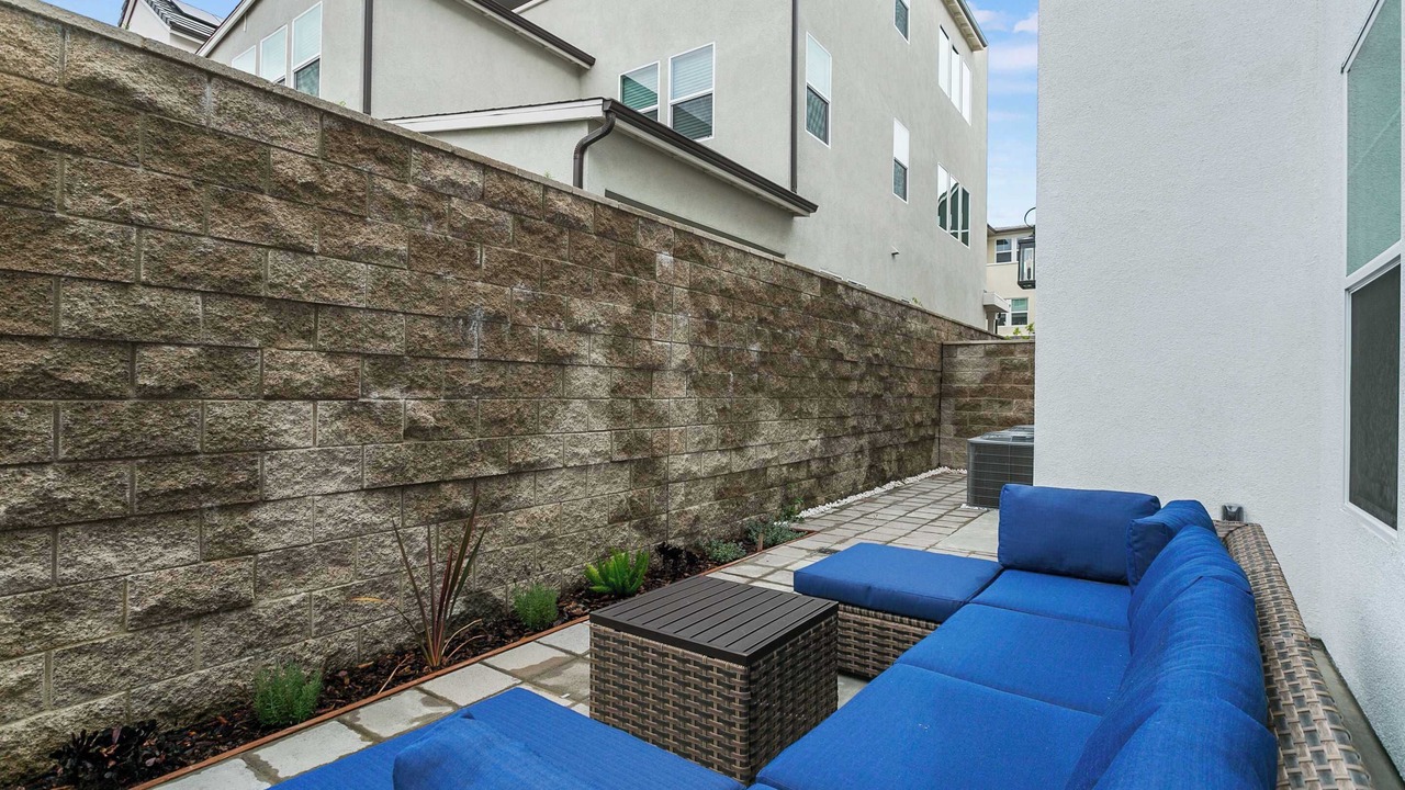 Photo of Patio Balcony in Lake Forest