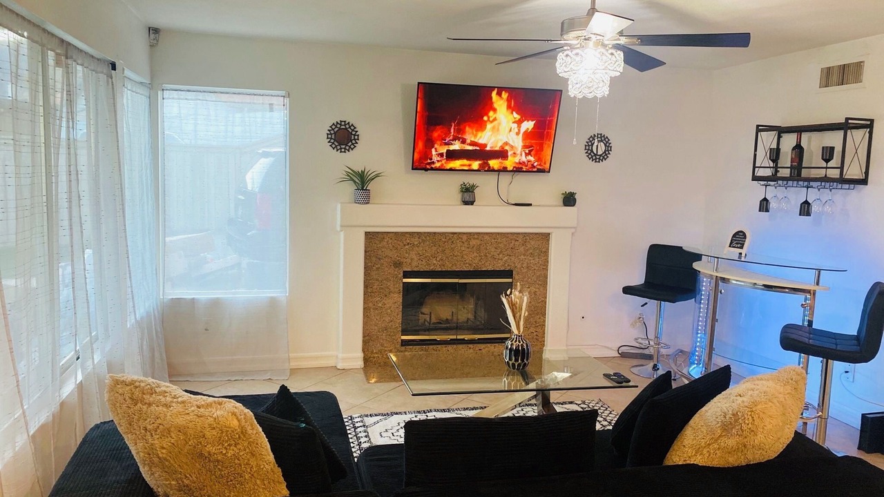 Photo of Livingroom in Lake Elsinore