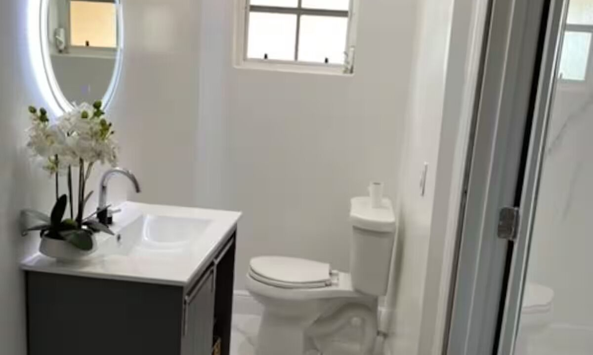 Photo of Bathroom in Greening Glade