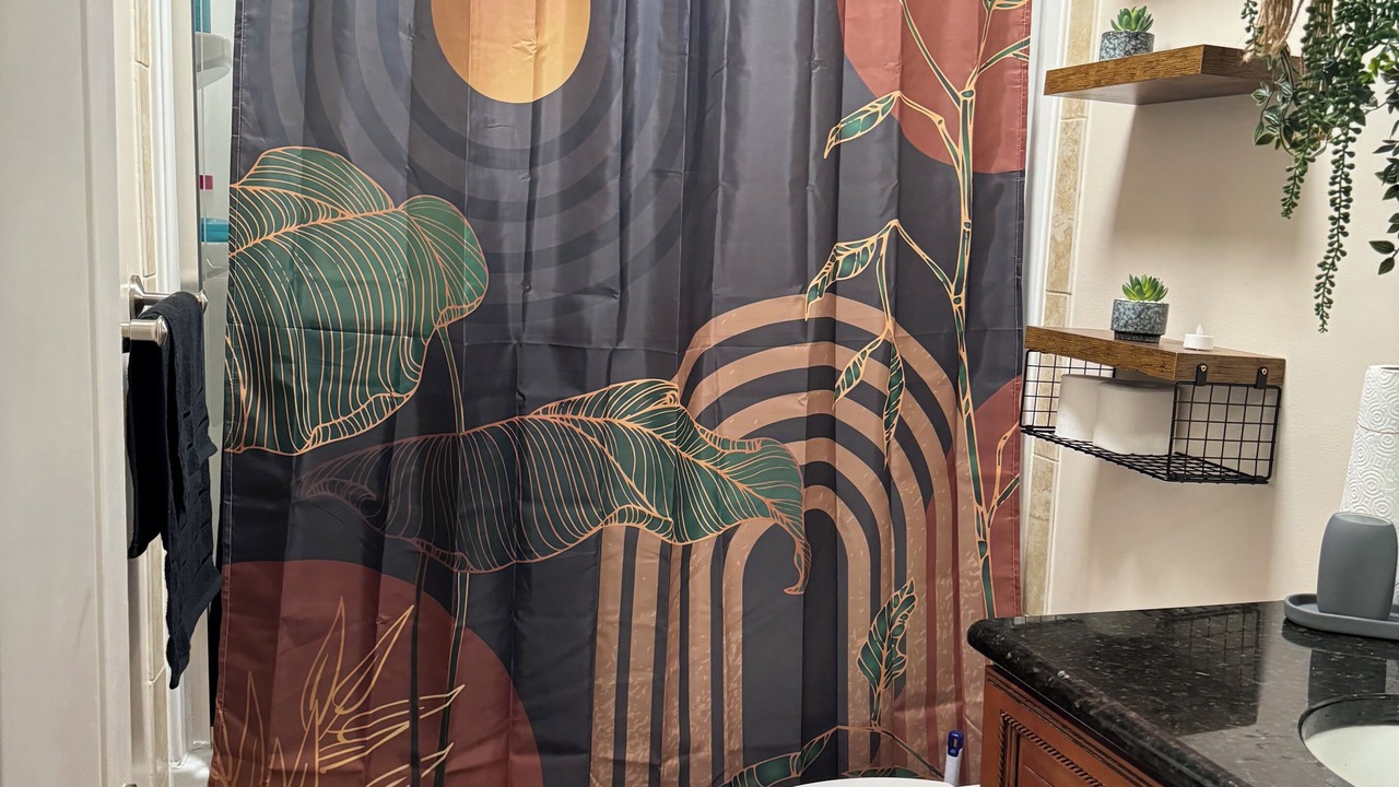 Photo of Bathroom in Executive Park