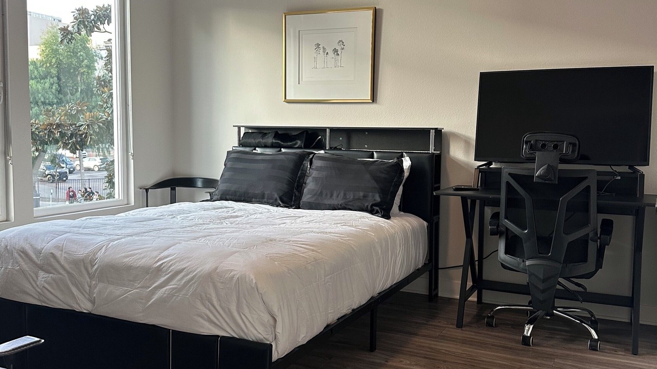 Photo of Bedroom in Hollywood