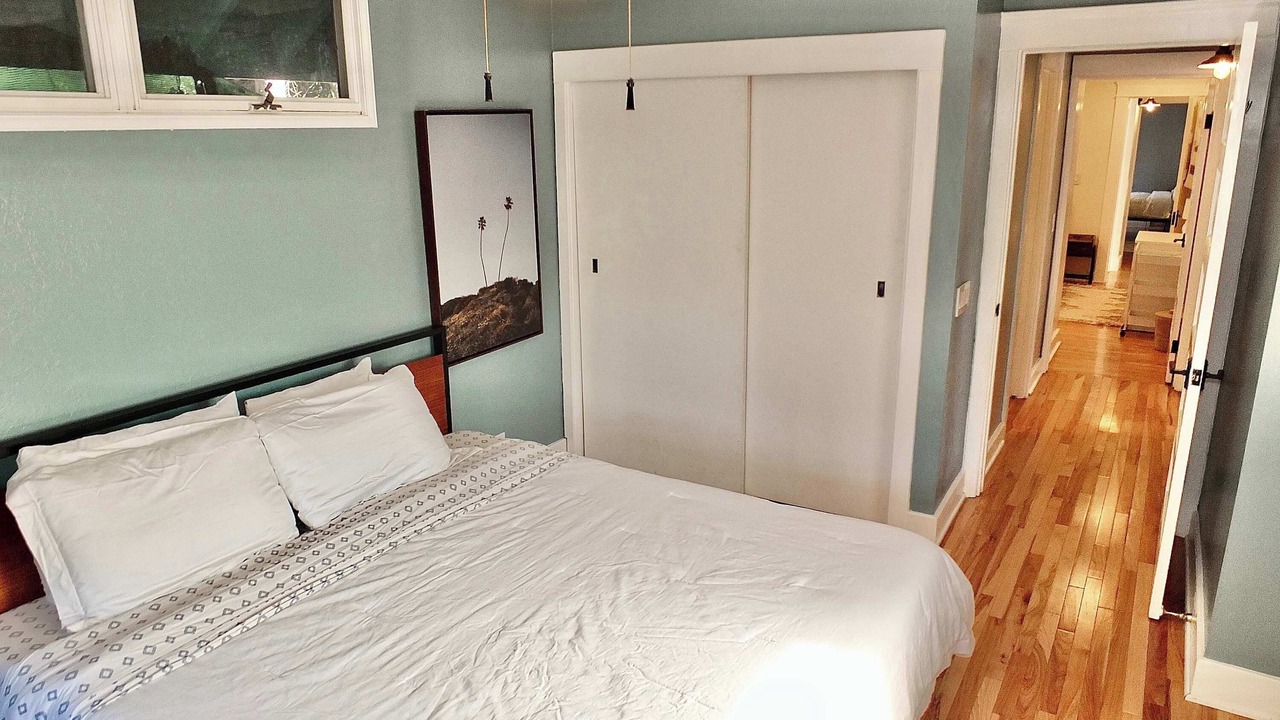 Photo of Bedroom in Alamitos Beach
