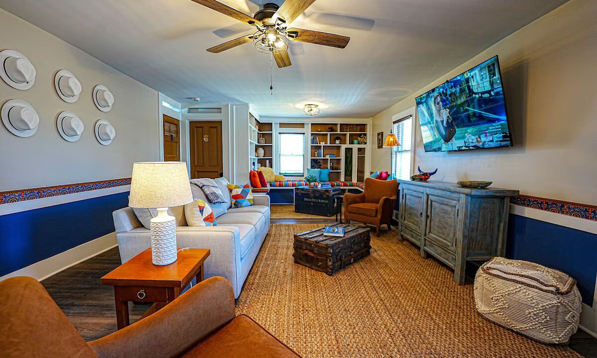 Photo of Livingroom in Milford