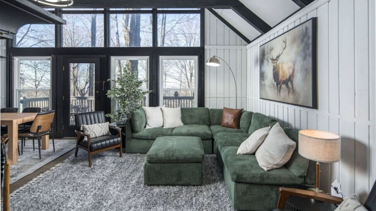 Photo of Livingroom in Charter Hills