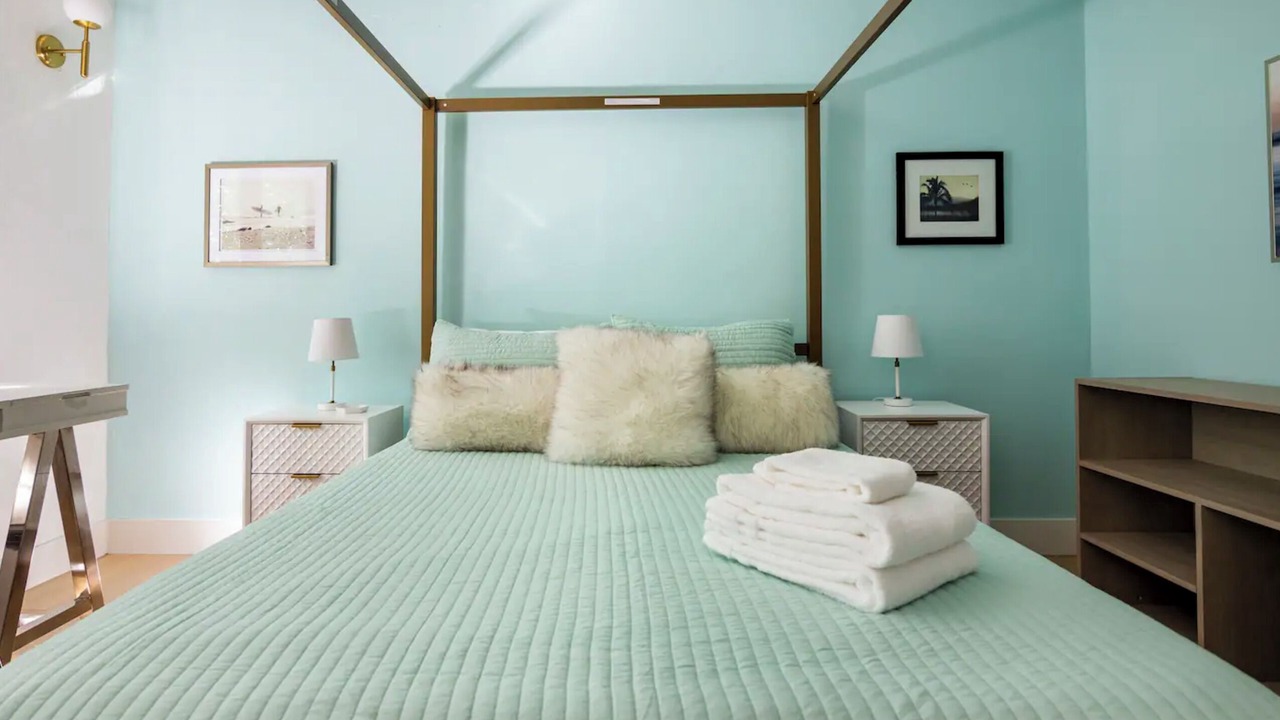 Photo of Bedroom in Hallandale Beach