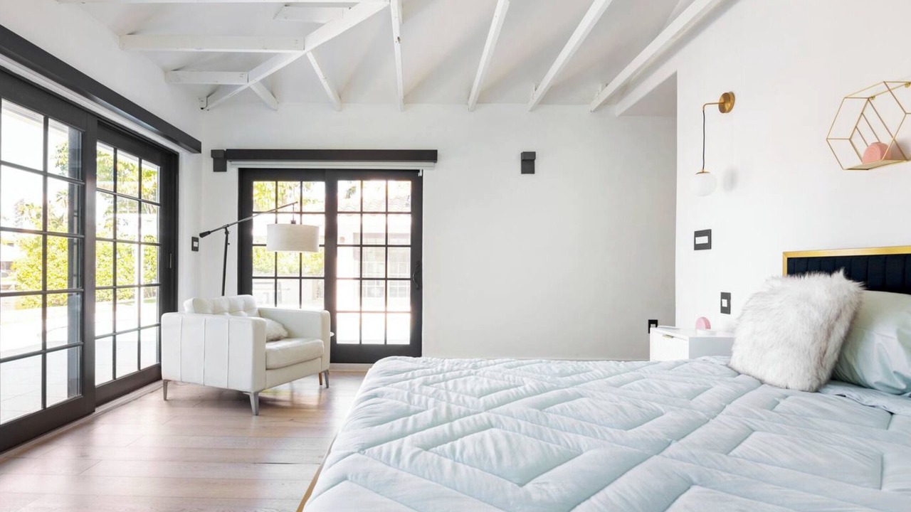 Photo of Bedroom in Hallandale Beach