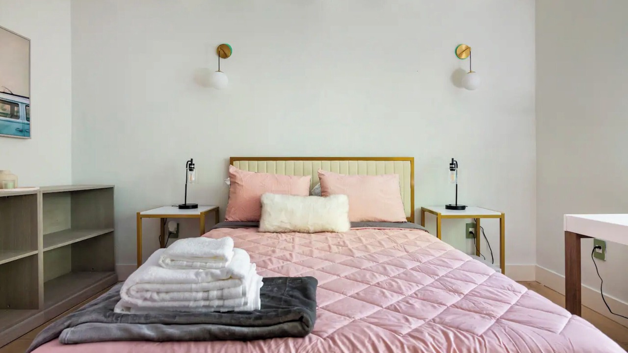 Photo of Bedroom in Hallandale Beach