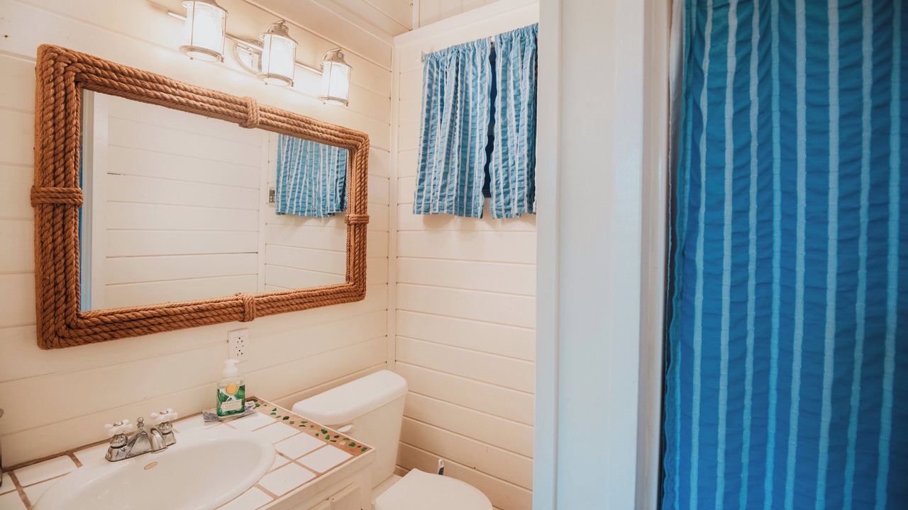 Photo of Bathroom in Lubbers Quarters Cay