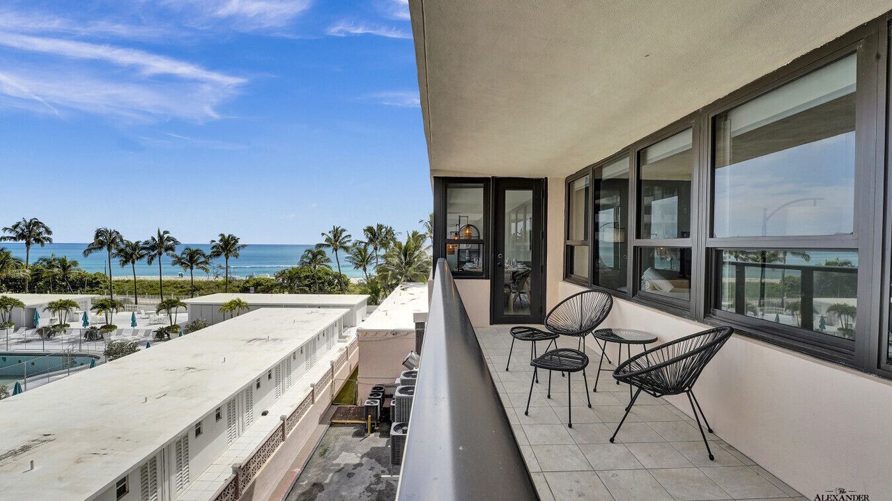 Photo of Outdoor in Mid Beach