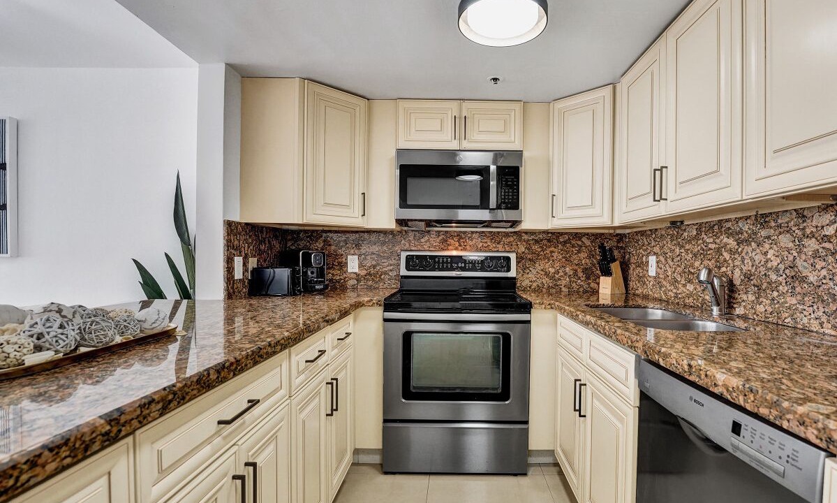 Photo of Kitchen in Mid Beach