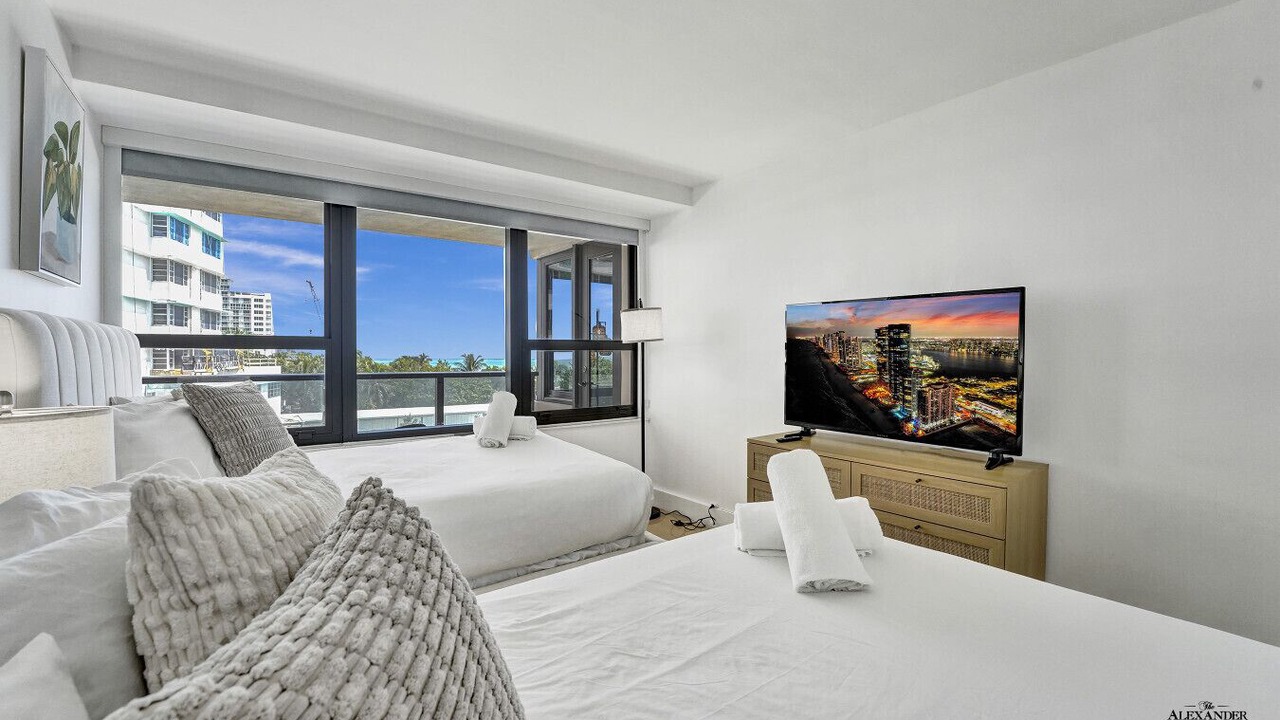 Photo of Bedroom in Mid Beach