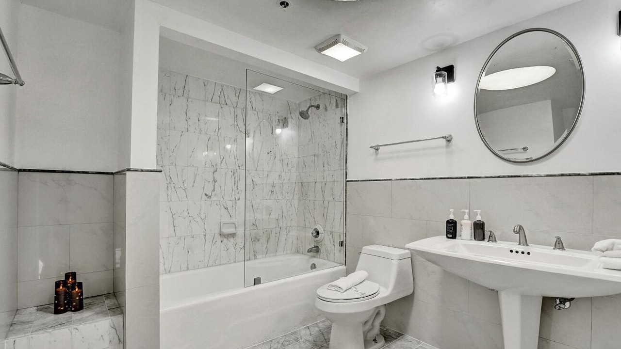 Photo of Bathroom in Mid Beach