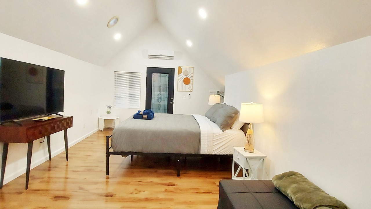 Photo of Bedroom in Springville