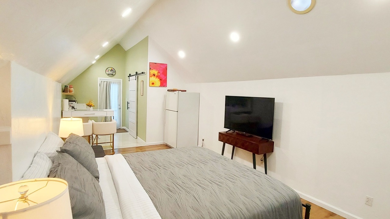 Photo of Bedroom in Springville