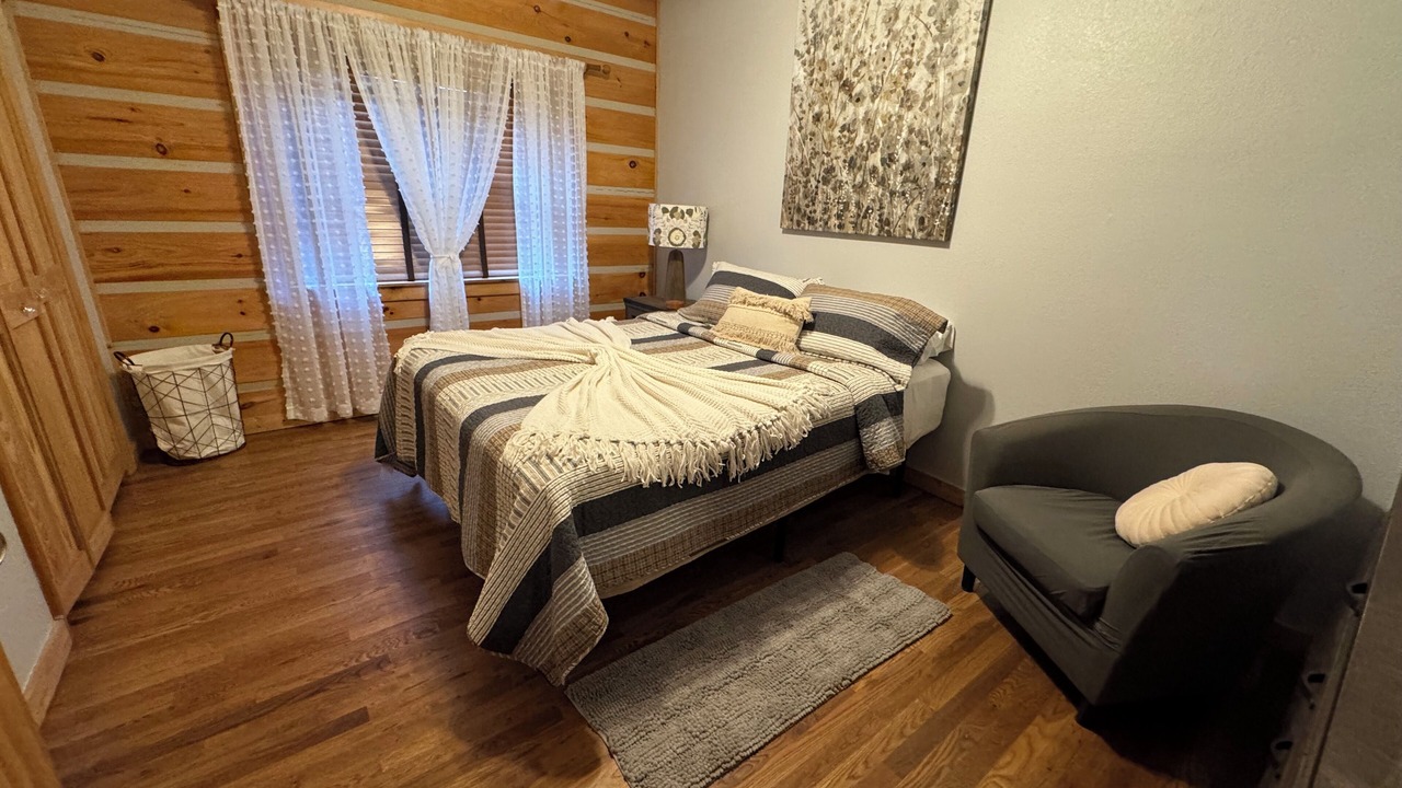 Photo of Bedroom in Todd
