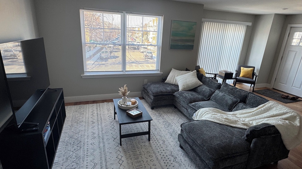 Photo of Livingroom in Elizabeth